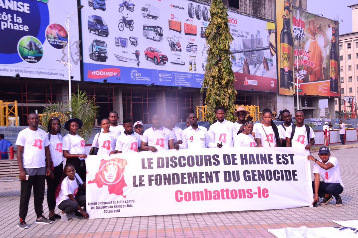 BeatriceGisaro's tweet photo. C’est cela que l’on appelle, à raison, « lutte citoyenne », « activisme citoyen »et « engagement citoyen » !!! #Kinshasa @Presidence_RDC @fatshi13 @PatrickMuyaya @acldh2019 #RDC🇨🇩#NONAUXDISCOURSDEHAINE #NONALASTIGMATISATION #UNPEUPLE #UNPAYS #UNENATION #LETSMOVEFORWARD #DRCongo🇨🇩 https://t.co/zlnC9zcnx7