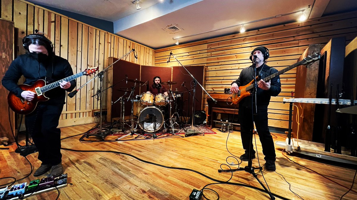 FourTripsAhead's tweet photo. “Come to me, follow me.”
#FollowMe #RemnantsEP #StudioDaze #SpinStudios #FTALive #HardRock #HeavyRock #ProgRock #HeavyMetal #ReclaimRockMusic https://t.co/cvueh2NJFU