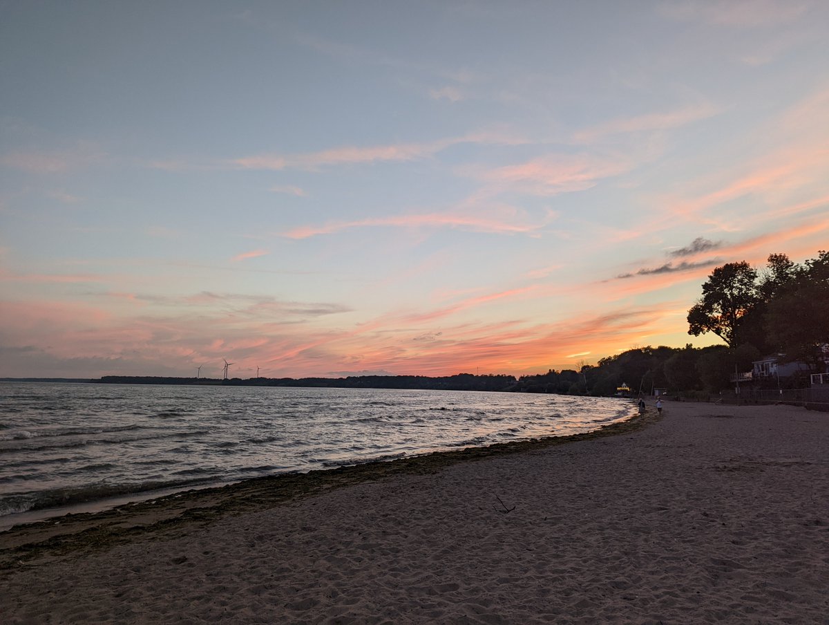 Lindz 🇨🇦 I've Been B✈t! tweet media