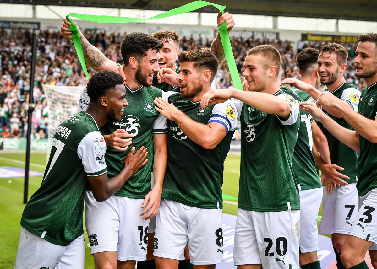 Ahead at the break. 

🎵 A big second half ahead, sing loud and proud Green Army.

#pafc