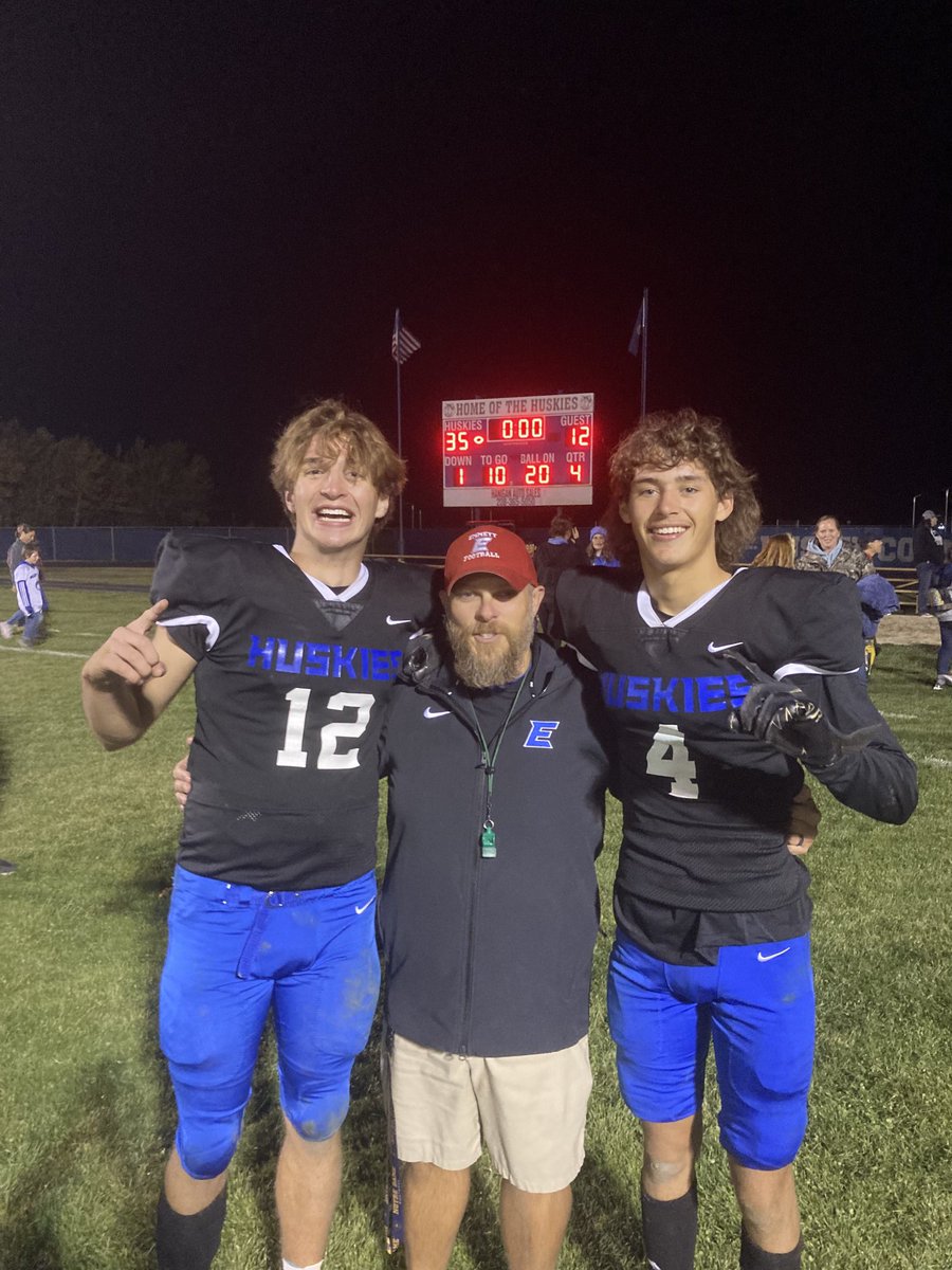 Former ⁦<a href="/EHSHuskies/">Emmett Huskies</a>⁩ ballers ⁦<a href="/IRONGIRAFFE12/">Caden Young #12</a>⁩ and ⁦<a href="/TheOGGiraffe/">Tanner Wilkerson #4</a>⁩ …good luck and make us proud at the next level this fall ❗️❗️👏