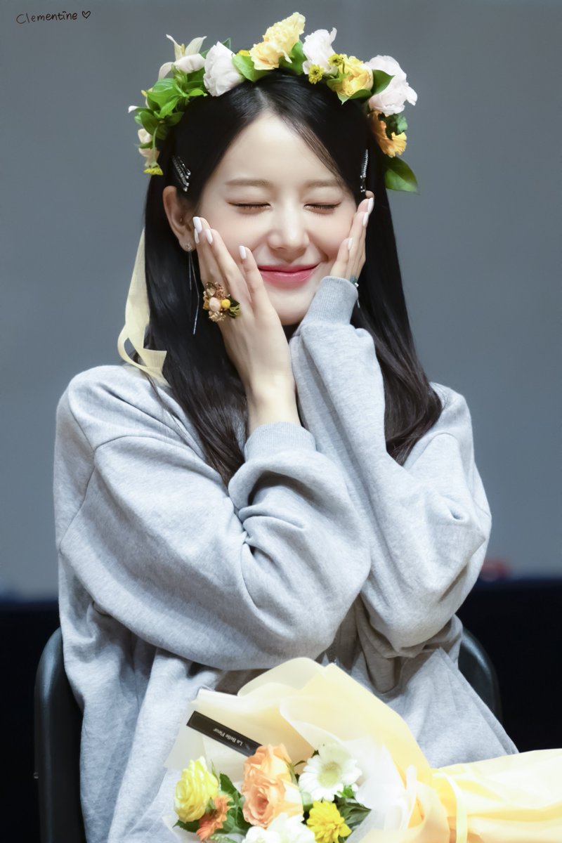 CLEMENTINE_1227's tweet photo. 220715 팬사인회

아무 이유 없이 널 사랑했던
우리 모든 날들이 좋았어

#fromis_9 #프로미스나인
#장규리 #규리 #JangGyuRi #Gyuri https://t.co/Mz7MXTKxUC