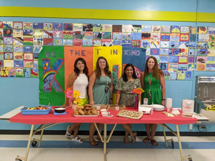 And that’s a wrap for Summer School 2022. Walked in to work with complete strangers and three weeks later walked out with friendships to cherish forever ❤️<a href="/WillowSpringsES/">Willow Springs Elem</a> <a href="/SuzannaoShea/">SuzannaO'Shea</a> @MistyMukherjee <a href="/JessicaLuecke/">Jessica Luecke</a>