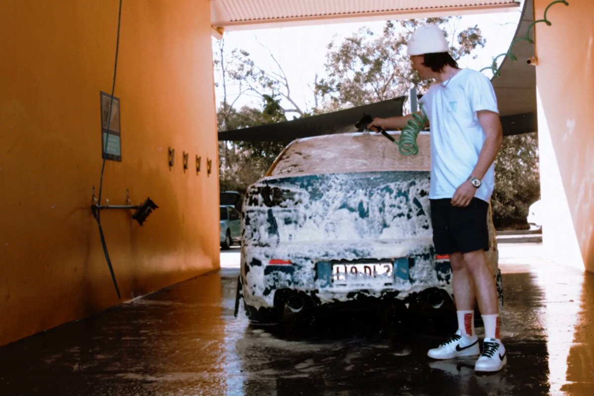 xisurvll's tweet photo. Washing down the lancer https://t.co/k5BLPQEWQ8