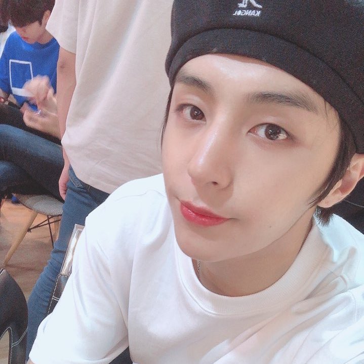 5EA___'s tweet photo. 엉엉 생일추카해 ㅠㅠㅠㅠㅠㅠ 입덕하고 처음으로 두번째 축하해주는 멤바들 ( o̴̶̷̥᷅⌓o̴̶̷᷄ ) ... 사랑허이 ㅠㅠㅠㅠ ( ᵕ̩̩ㅅᵕ̩̩ ) ���💕 https://t.co/xVr7OpqdKh