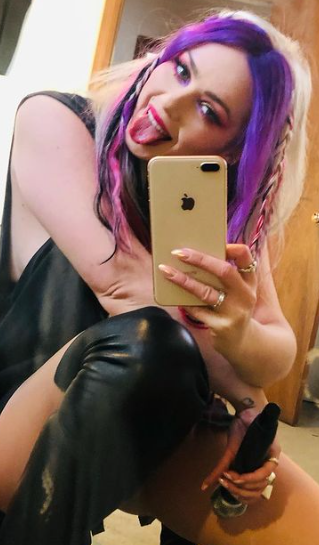 PyperFrenZ's tweet image. Doing my morning indy show armed with my two phones, tele and micro. I'll be putting folks in their place without even having to lay a hand on them. That's what PFZ does best.💥Then, tonight it's back home to the Windy City to catch @Official_NFW Sudden Death III.