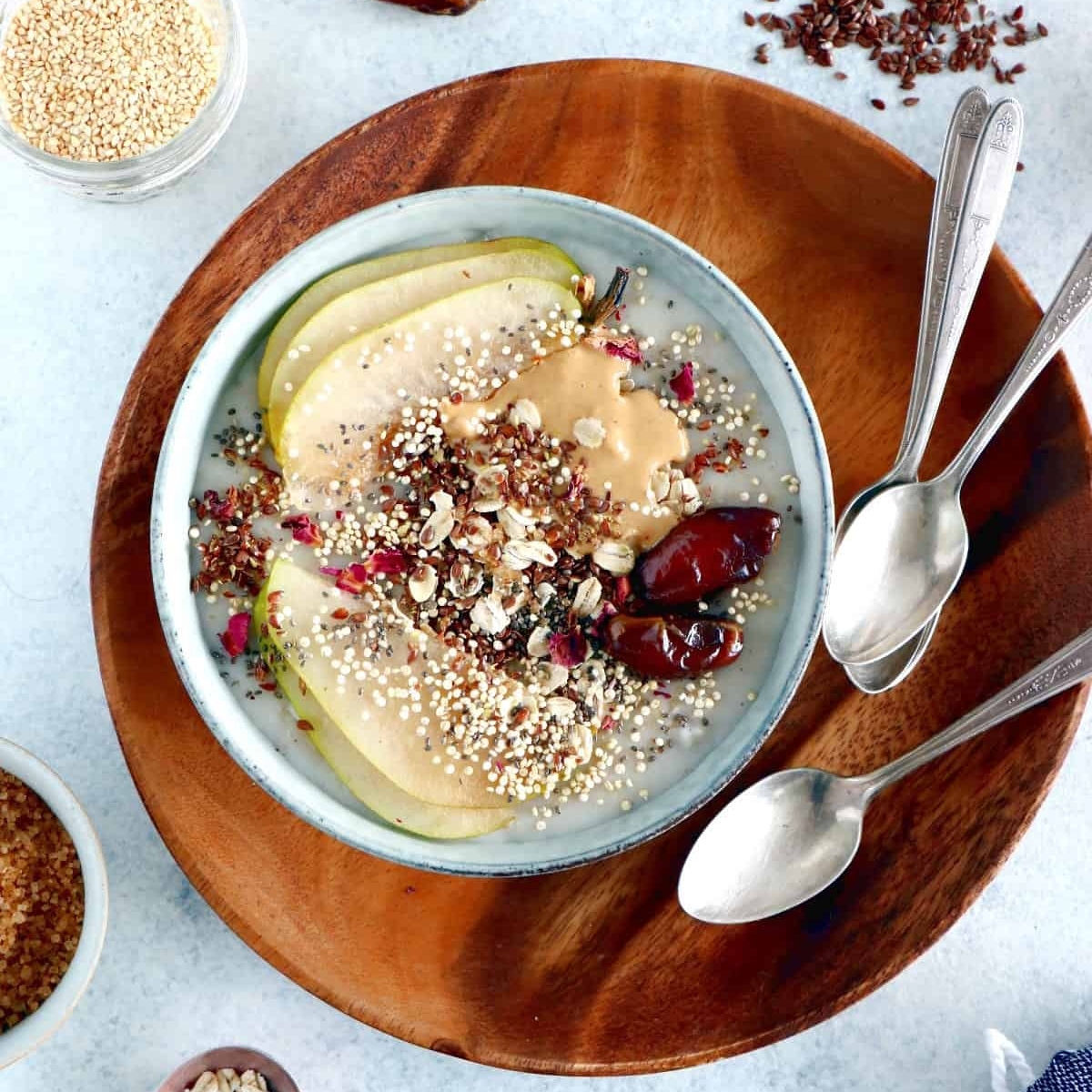 Shared from <a href="/delstwist/">Del's cooking twist</a>, this healthy 'Nut Butter #Flaxseed Oatmeal Bowl' is a satisfying 5-minute healthy breakfast. 

Wholesome &amp; nourishing, it’s packed with nutritious ingredients &amp; perfectly delicious! 👉️ bit.ly/3cRGuVJ

#livehealthylivenatural #flaxseeds #alligga