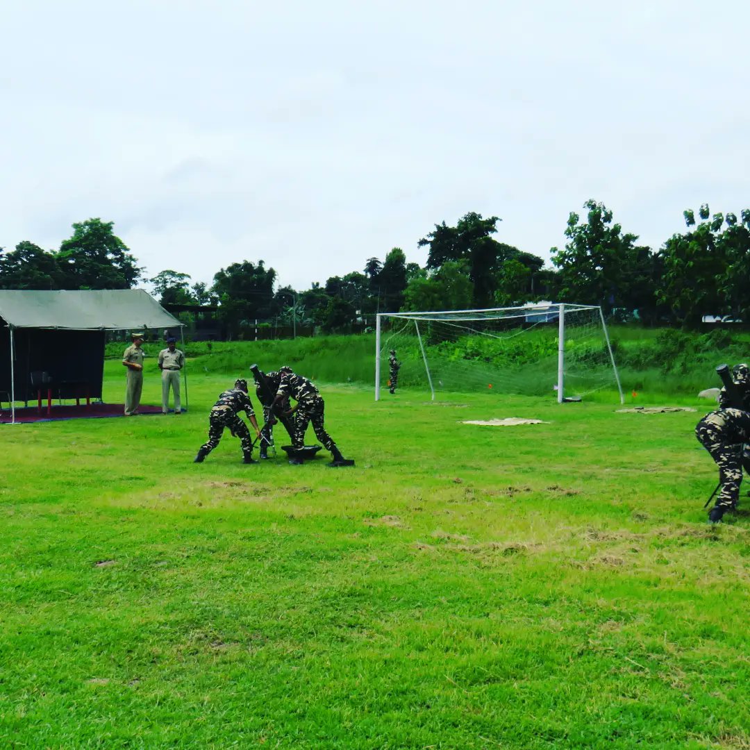 46bnssb_india's tweet photo. Sh. Parikshit Behera, DIG Sector Jalpaiguri arrived for two days inspection visit in 46th Bn Malbazar on 22-07-2022 to 23-07-2022. He was given Ceremonial Guard and shown training activities undertaken by Bn Personnel.
 #DGSSB # Azadikaamritmahotsav #SSB #Malbazar #46BnSSB #Armed https://t.co/YLZhcUMcEx