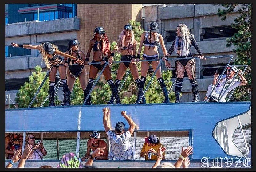 dancetronauts's tweet photo. The @dancetrohotties #BASSbeautieus onboard the #stripship @BassCampFest @HRHCLakeTahoe 

@dancetronauts #dancetronauts #dancetrohotties #basscamp2022 https://t.co/neKQryo1ev