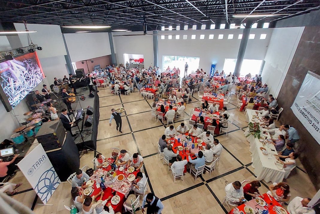 cmiccolima2's tweet photo. En el marco del Día del Constructor en Cmic Colima se realizó la toma de protesta al comité Directivo 2022-2024.
Se contó con la presencia de Afiliados, Asociados, Integrantes del Sector, y autoridades invitadas.
Gracias por acompañarnos y por ser parte de la familia #CmicColima! https://t.co/R3Dz0frUgX