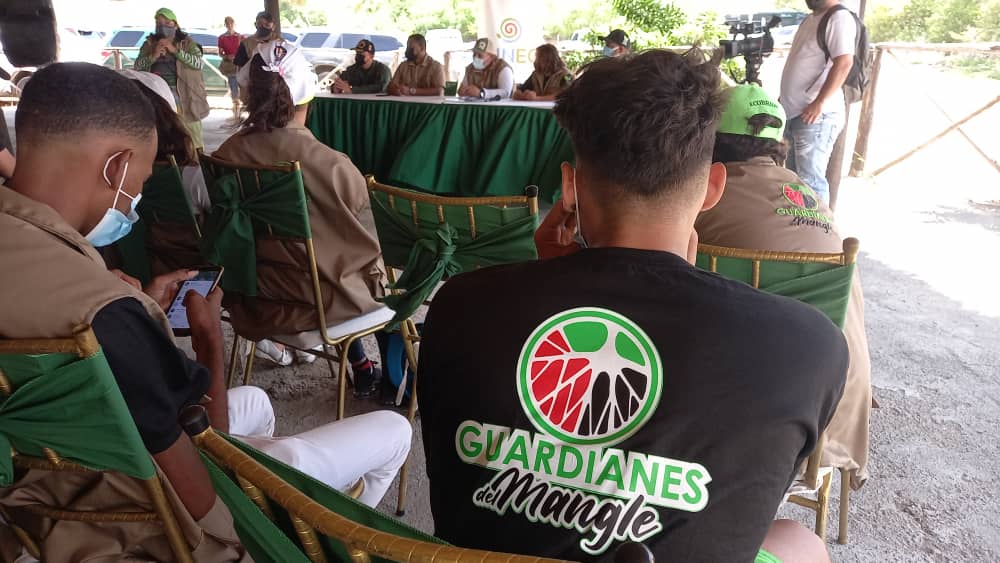 Con el objetivo de incrementar las áreas superficies de Manglar como grandes sumideros de carbonos de gran aporte a la mitigación de los gases de efecto invernadero.

Seguimos preservando las maravillas de nuestra hermosa naturaleza.

¡Venezuela Patria Verde!