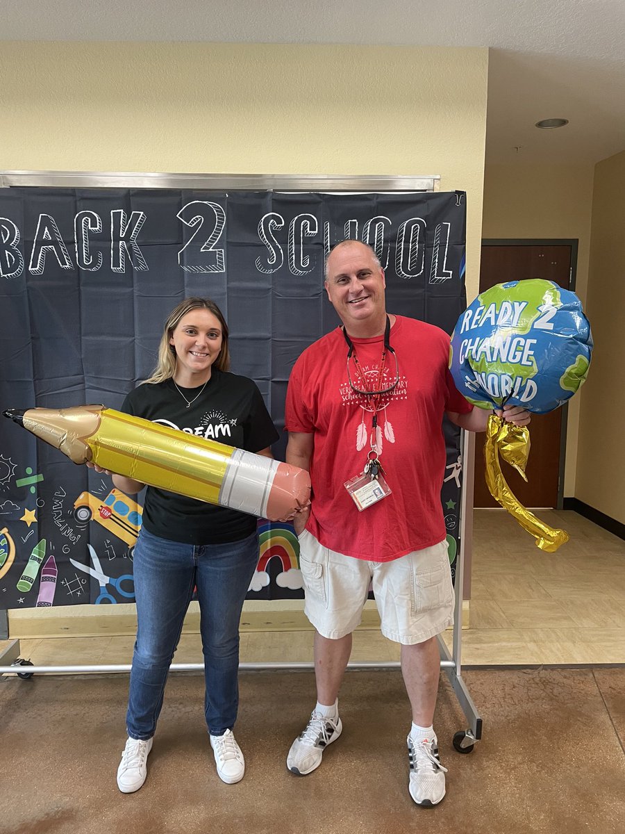 TrumbleChad's tweet photo. Another VBE retreat in the books. What a great way to kickoff a new school year. 4th grade rocks!! #vbevibe https://t.co/ROF7JAJjWi