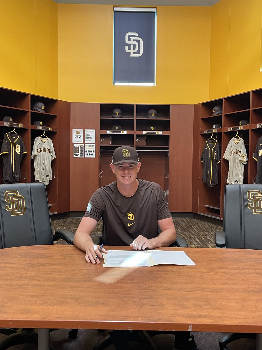 Lobos Baseball tweet media