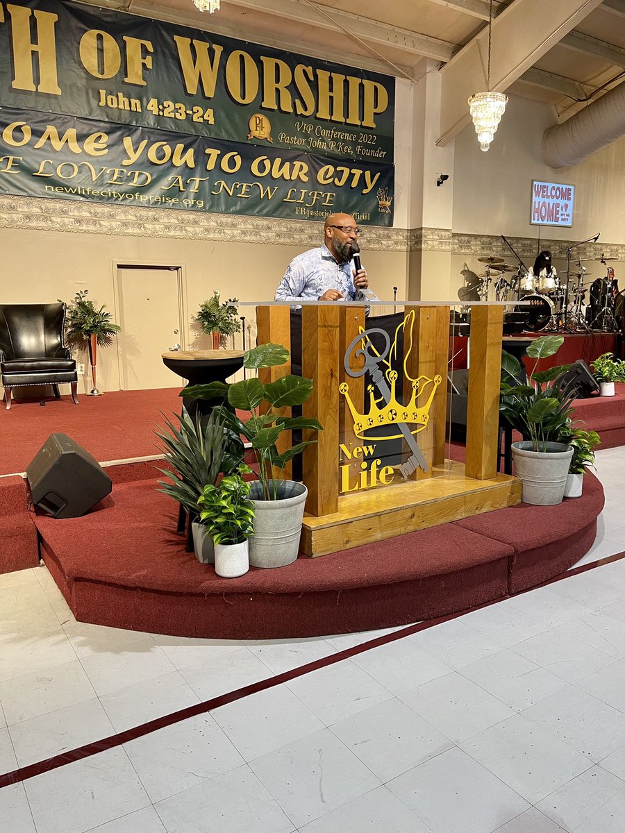 tolan_morgan's tweet photo. #VIP2022 @Keetwit #newlifefellowshipcenter #thebible https://t.co/7EeShj64Sv