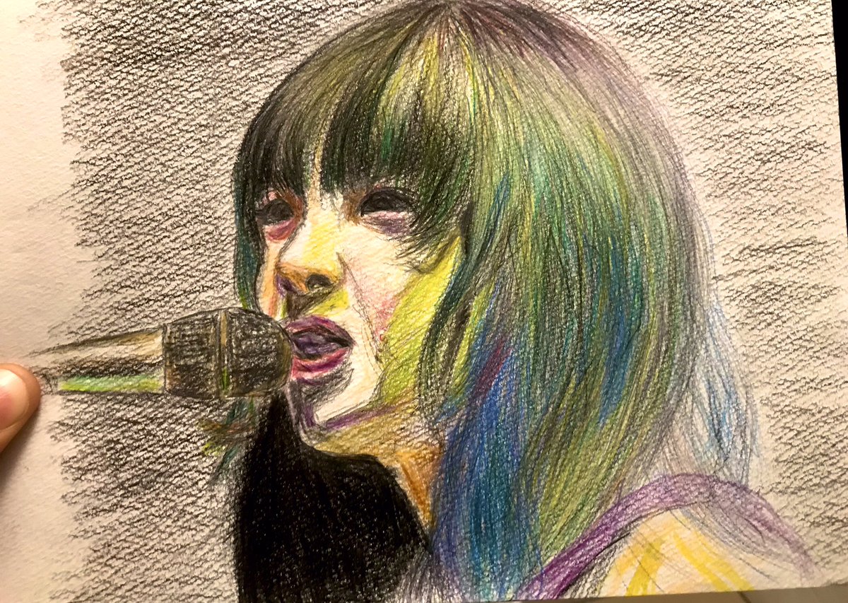 DomaeMori's tweet photo. 久しぶりの色鉛筆チャレンジはあいみょんさん✏️🎨

彩色は難しいね〜😅😅 https://t.co/T05jObj1df