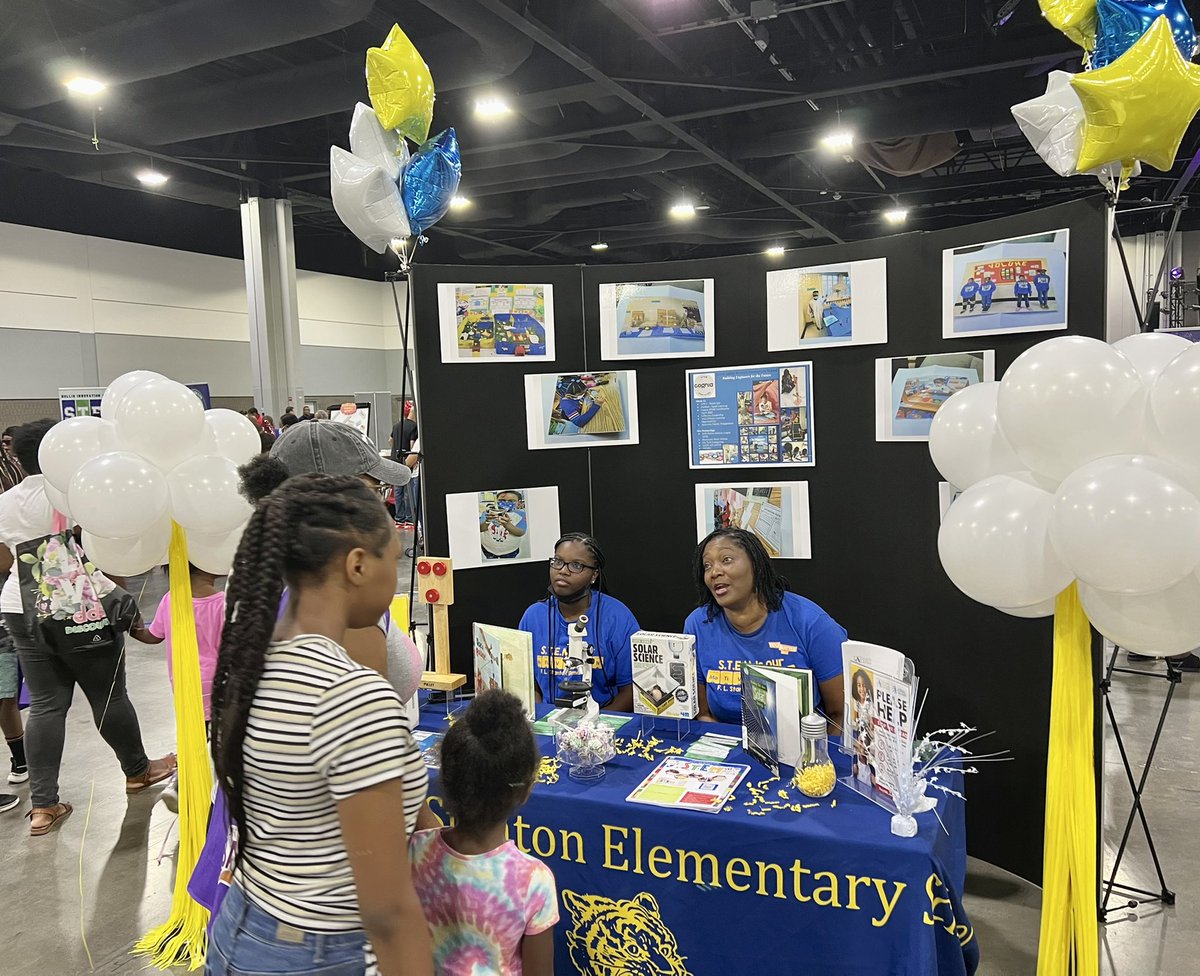 DrJohnsonSPARK's tweet photo. #APSBash #APS5 #YouMatter #APSDayOne ๐๐งก๐๐๐ https://t.co/AzzAhjNwIa