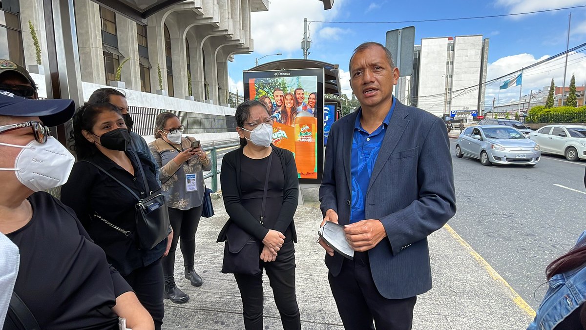 Ex ministro gobernación, Fransico Rivas muestra su solidaridad con laredaccion del periódico #NoNosCallaran