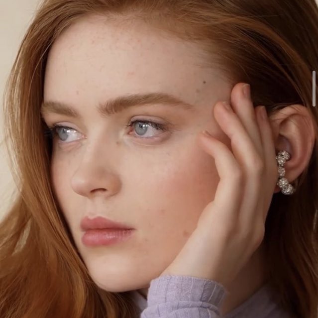 midiasSSA's tweet photo. sadie sink ocean eyes. https://t.co/fFDuHs3XAR