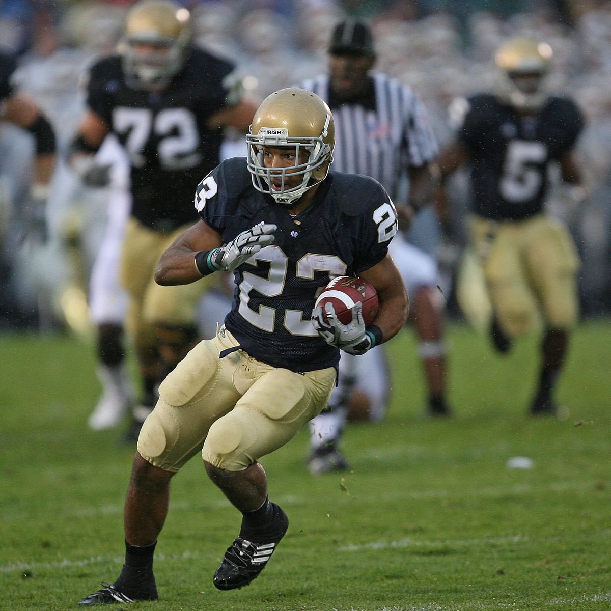 Thankful to recieve an offer from the University of Notre Dame☘️#Elite3🔺@T_Rees11 <a href="/Marcus_Freeman1/">Marcus Freeman</a> <a href="/RileyElite3/">Riley Howard III 🇲🇭</a> <a href="/_Elite3/">ELITE 3</a> @PopePrepFB @SWiltfong247