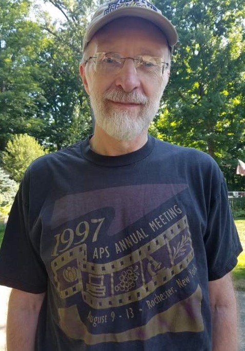 TheLarryMadden's tweet image. Excitement. #PlantHealth2022 starts in 1 week. I wonder if APS @plantdisease will have a new t-shirt this year? I am sure the classic "Big Bang Theory" shirt will be for sale again.