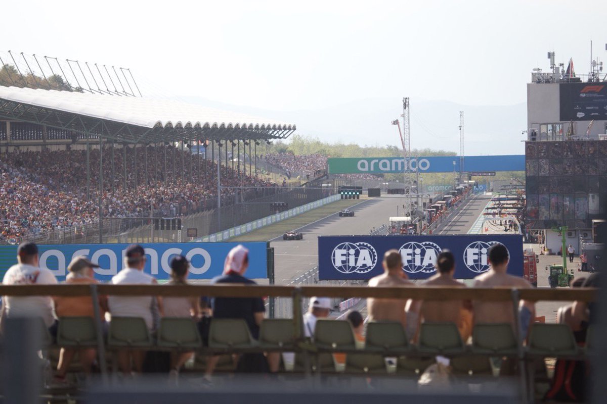 Stephen Dolan (@stephenadolan) on Twitter photo F1 in the blistering Budapest sun! Looking forward to a cracking race! #HungarianGP F1 in the blistering Budapest sun! Looking forward to a cracking race! #HungarianGP