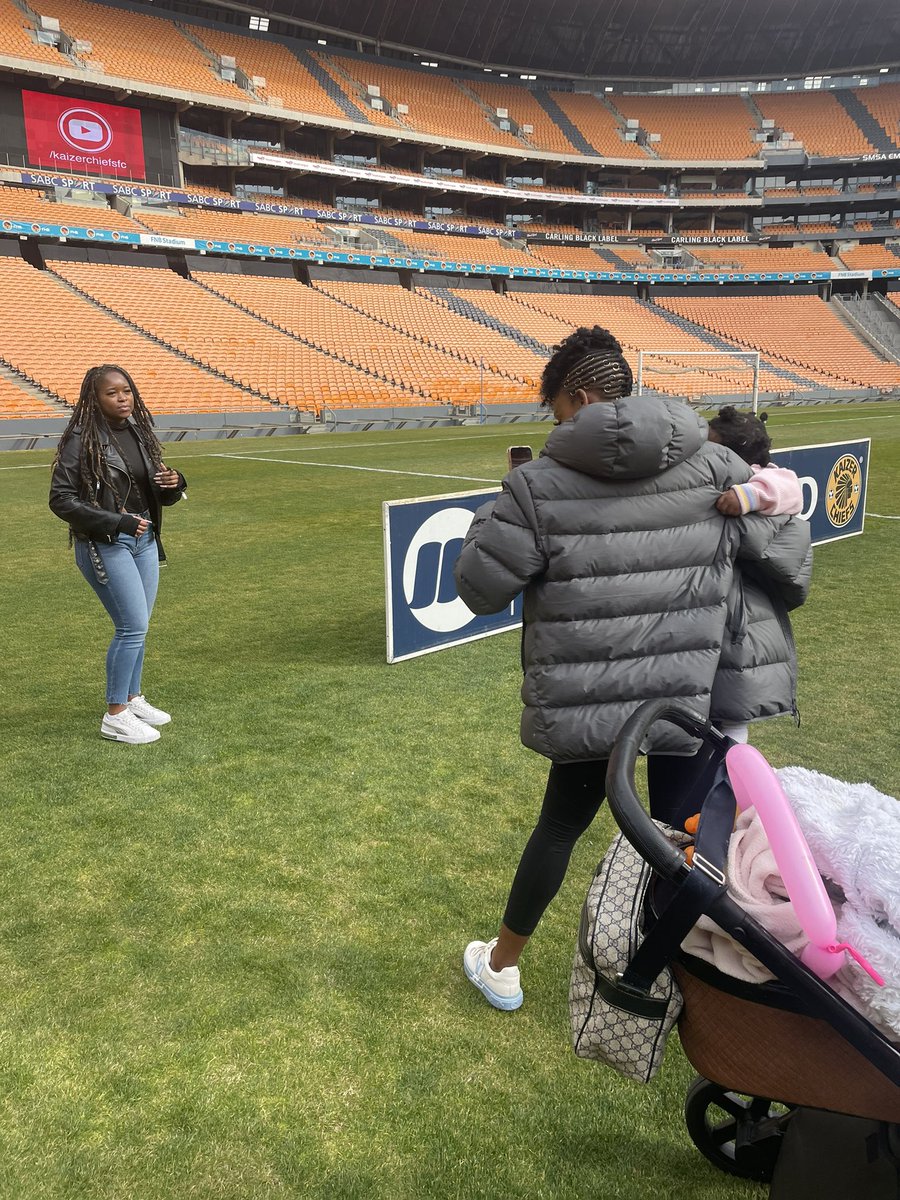 IIKHUNE_32_16's tweet photo. Khosi Family Day👨‍👩‍👧‍👧 A BIG THANK YOU TO KHOSINATION FOR MAKING IT HAPPEN @KaizerChiefs ✌🏼#BringingBackTheDNA #WeHadTooMuchFun @fnb_stadium 🏟 https://t.co/3Fi3KyJJN7