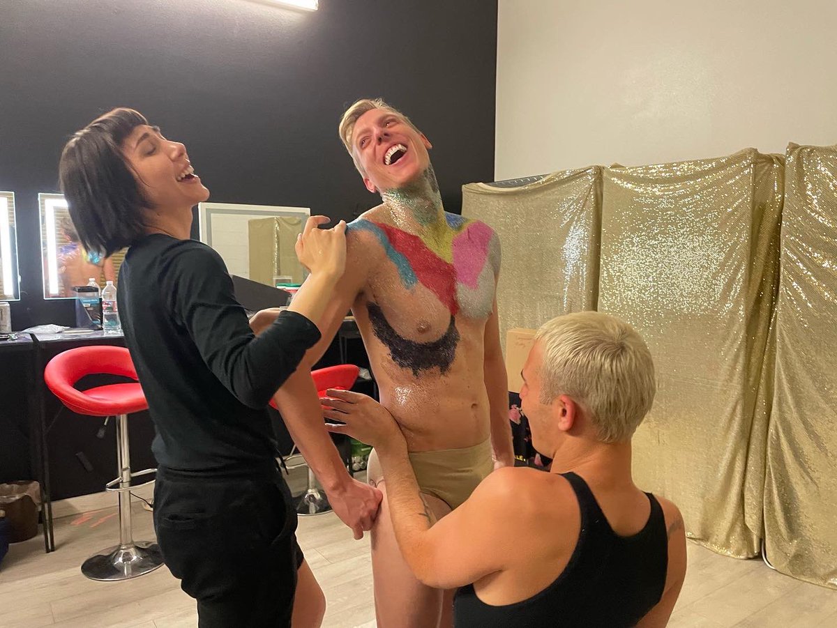 GlitterBomb_LV's tweet image. #BTS #BehindTheScenes #Biodegradable #Glitter #Photoshoot @SkinCity with @GlitterBomb_LV