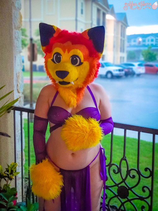 I miss the rain, I wish it was raining right now⛈️ https://t.co/e5LwS5m95s