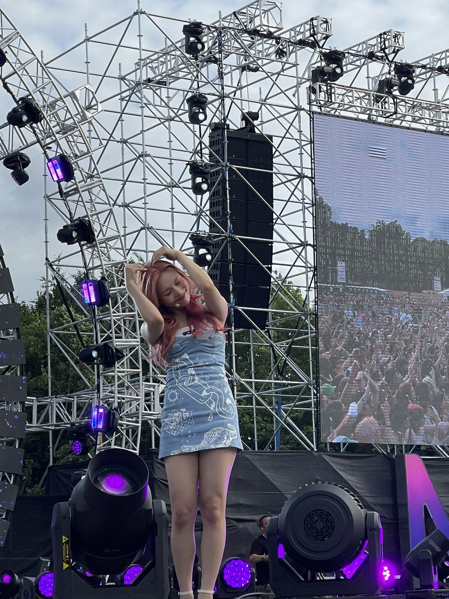 umjithinking's tweet image. SHE!! IS!! SO!! BEAUTIFUL!!