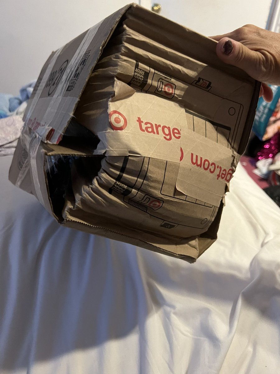 naskydesign's tweet photo. super excited to listen to my AirPods that aren’t in this destroyed box that just got delivered @Target https://t.co/neSMeI8QmQ
