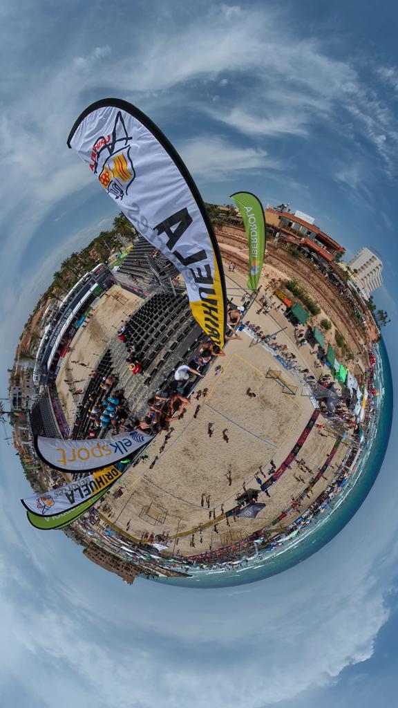 dxtsorihuela's tweet photo. 🌎 El mundo del balonmano playa ahora en La Zenia. ¡Vente!
📸 Créditos: Cristian Albero vf
#CEBMP22 https://t.co/cqDDNz5Lsh