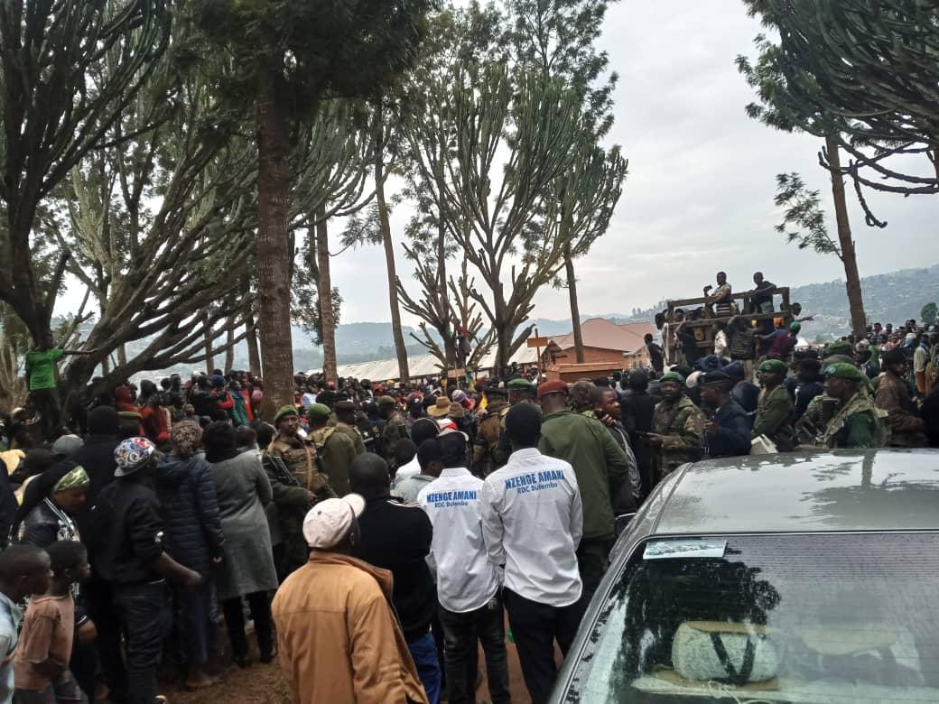 GeorgesKisando's tweet photo. #Butembo/RDC : Les corps de 9 victimes des manifestations populaires anti-#MONUSCO du mardi 26 juillet dernier, viennent d'être inhumés au cimetière de #Kitatumba sous des coups de balles. C'est après un compromis entre les parties impliquées. #RTVH. https://t.co/Tl5mMPAB11