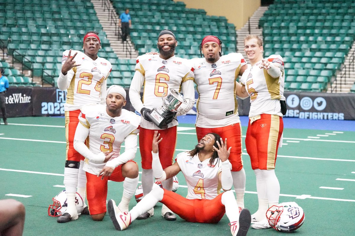 MDuncan_7's tweet image. To be in this position is an honor ! Coach and I talked about this all off season about the ultimate goal ! We barely got in the playoffs but we did it! Two weeks away from the National Championship 🙏🏽💙