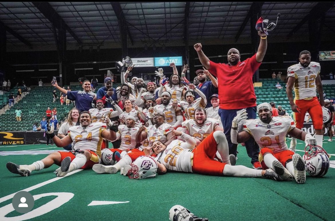 MDuncan_7's tweet image. To be in this position is an honor ! Coach and I talked about this all off season about the ultimate goal ! We barely got in the playoffs but we did it! Two weeks away from the National Championship 🙏🏽💙