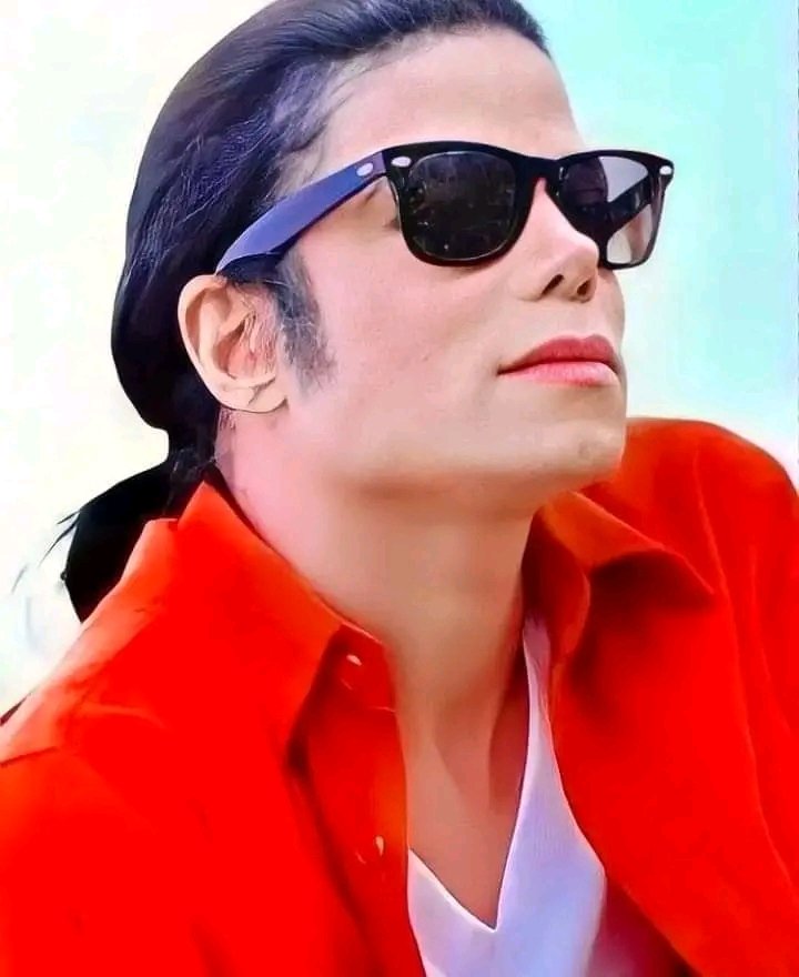 glashboy's tweet photo. "Le monde intérieur
est la cause, le monde extérieur est l’effet; pour changer
l’effet vous devez changer la cause"
@michaeljackson https://t.co/XWgVjQflZX