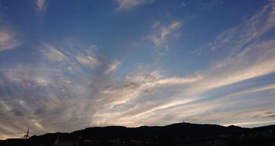 5980073's tweet photo. 今日2022年7月30日(土),#カムチャッカ半島 南東沖M4.9,M5.6(米数値),#択捉島 南東沖M4.8,M5.2,#八丈島 南東沖M4.6~5.3頻発,#ルソン島 北部M4.5,#フィジー 南沖M5.1,震源の深さ504.8km,#深発地震 😓
#earthquakes #sunset
#KamchatkaPeninsula #Etorofu #Hachijojima #Luzon #Fiji #DeepEarthquake https://t.co/PcEsIyiR5K