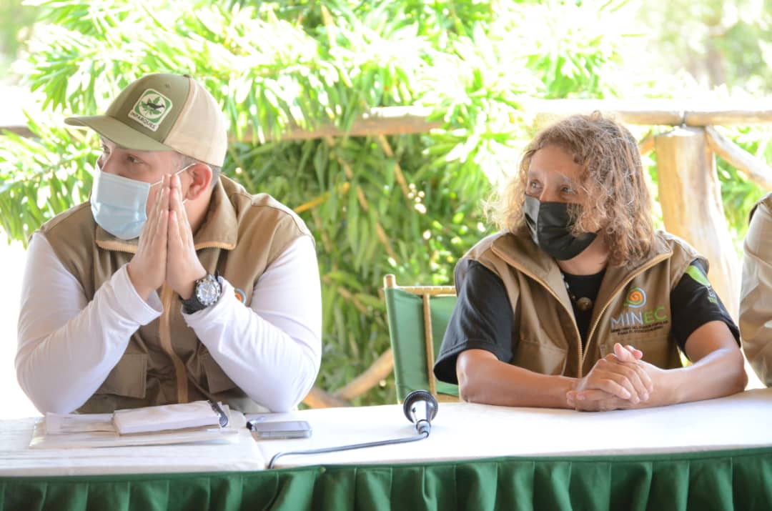 #EnDesarrollo || "Decir Malgle, es decir Vida, y nosotros debemos ser los ojos del mangle" <a href="/JosueLorcaV/">Josué Lorca Vega</a>

Parte de las palabras de nuestro ministro de Ecosocialismo en la ejecución del Programa Nacional de Restauración de los manglares, llevado a cabo #Hoy #30Jul
<a href="/MinecOficial/">MinecOficial</a>