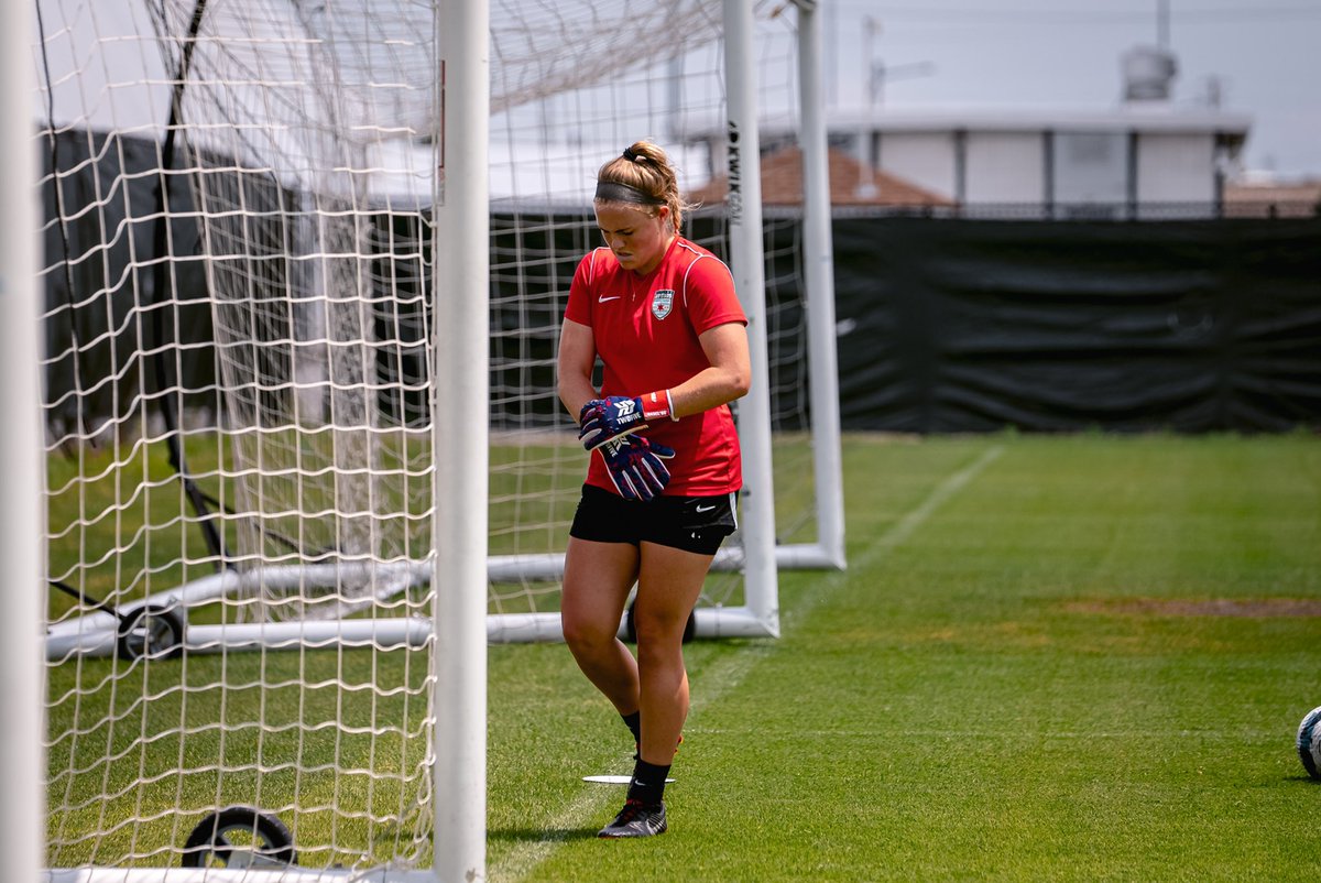 theChicagoStars's tweet photo. Chicago Red Stars sign Kelsey Dossey as replacement goalkeeper
https://t.co/uC9AvmMlRE https://t.co/vSwOcIynEu