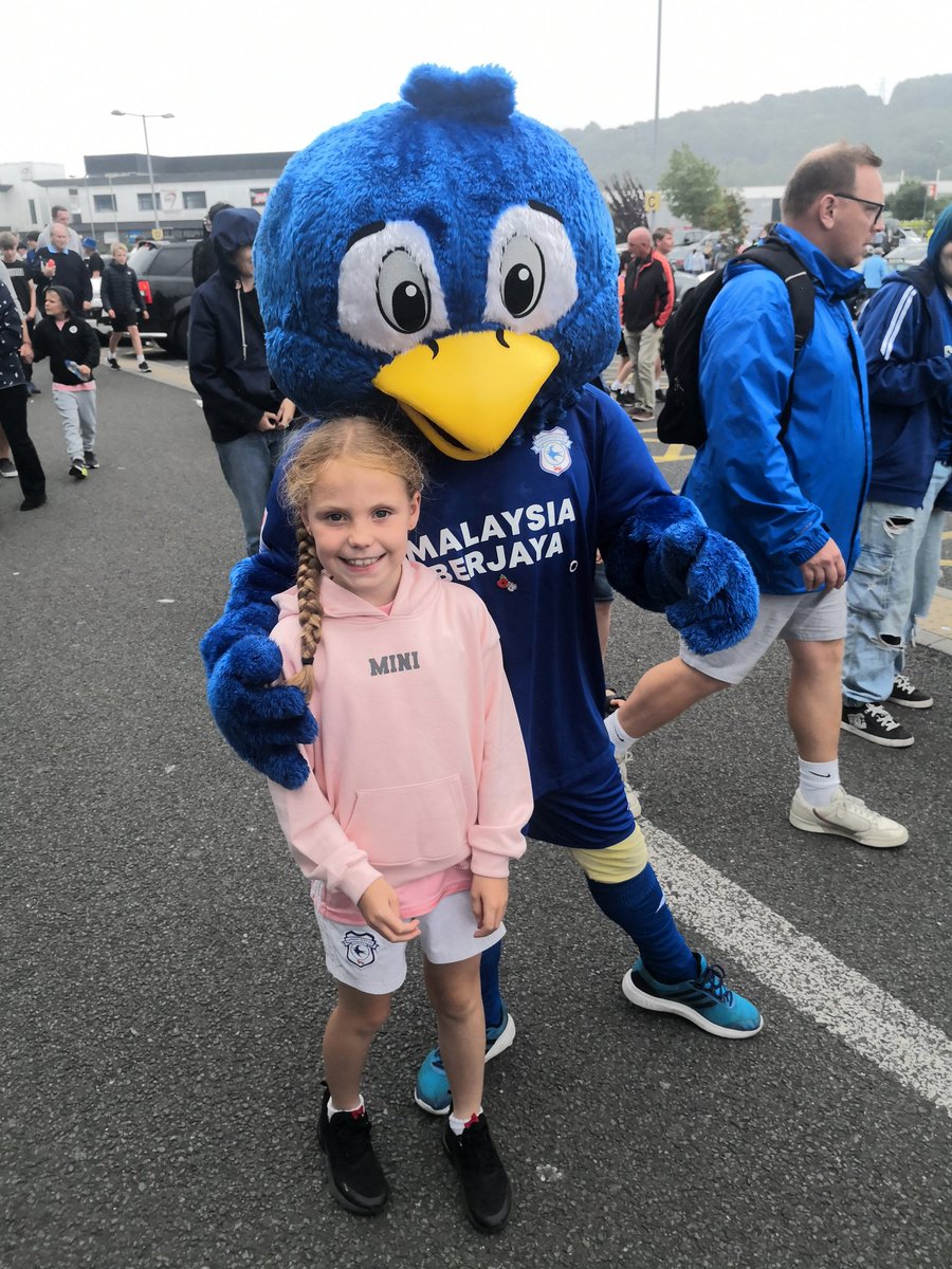 Robert Gunning (@robgungey) on Twitter photo What a first game for the season, lovely football, great goal, plenty of passion and a win to get us going! Nice to see <a href="/BluebirdBartley/">Bartley Bluebird</a> again and youngest happy with a photo with NG after the game. Onto the next one! <a href="/CardiffCityFC/">Cardiff City FC</a> #bluebirds #ccfc #CARNOR #perryng What a first game for the season, lovely football, great goal, plenty of passion and a win to get us going! Nice to see <a href="/BluebirdBartley/">Bartley Bluebird</a> again and youngest happy with a photo with NG after the game. Onto the next one! <a href="/CardiffCityFC/">Cardiff City FC</a> #bluebirds #ccfc #CARNOR #perryng