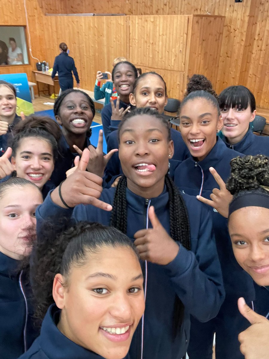 🥇🏀Gold Medal for the French BasketBall team!! Congratulations girls, specially to my niece 🇫🇷 #EYOF2022 ⛹🏾‍♀️<a href="/FranceOlympique/">FranceOlympique</a> <a href="/AOC1978/">Amélie Oudéa-Castéra</a>