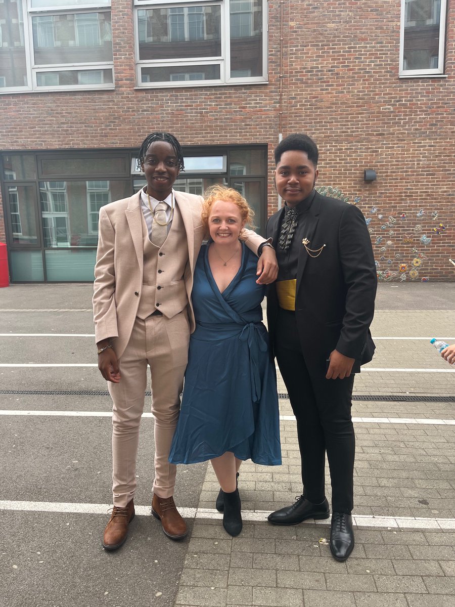 These two performed in their very first professional show today at @youngvictheatre and proud doesn’t even come close ♥️