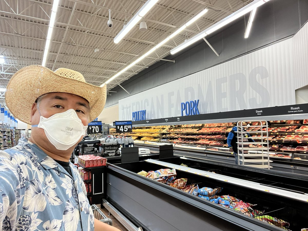 AccordionGuy's tweet image. Being a #StartupBus2022 conductor means taking care of the buspreneurs— the hackathon participants. I shopped for breakfast “fixins” and cooked a baker’s dozen hearty breakfasts to get them ready for their first pitch this afternoon!