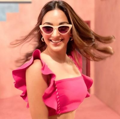 Baby u light up my world lyk nobody else..

HAPPY BIRTHDAY KIARA ADVANI 