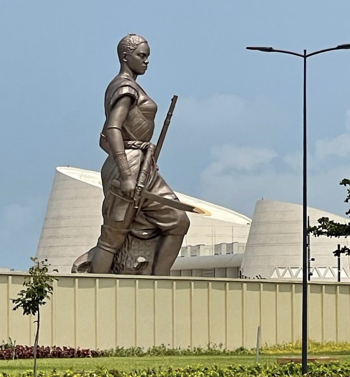 GbenroAdegbola's tweet photo. The breathtaking 78ft statue of Queen Tassi Hangbe who instituted the legendary Dahomey Amazons.

Located across the road from the presidency in Cotonou, it was unveiled earlier today as part of Benin Republic’s independence celebration culminating in the anniversary on August 1. https://t.co/hkOYM8JdQ3