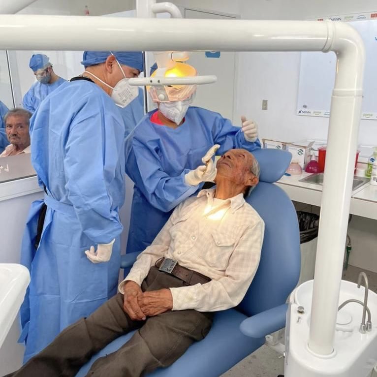 Estamos llevando por todo #Coahuila diferentes programas, obras y servicios a nuestra gente. Seguimos trabajando para mejorar la calidad de vida de las y los coahuilenses #MejoraCoahuila #FuerteCoahuilaEs