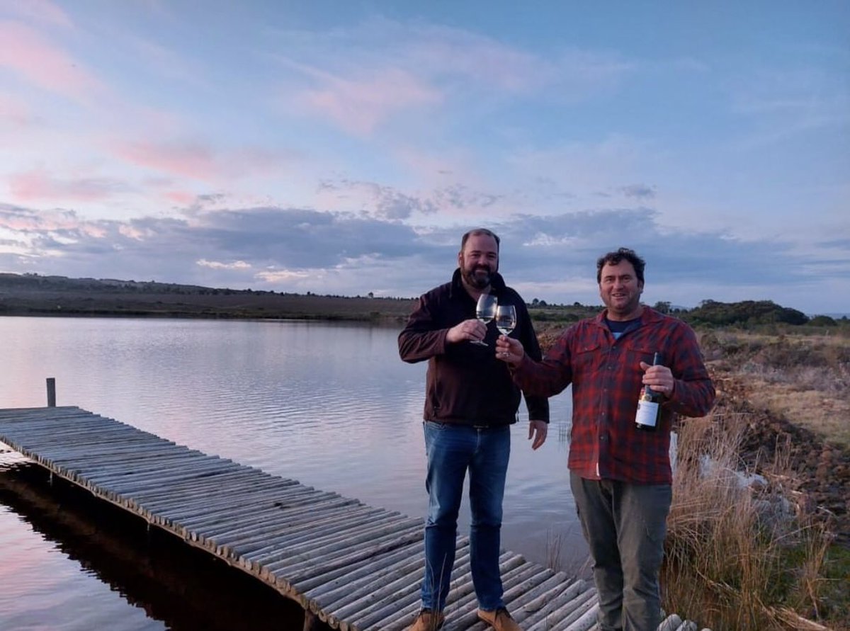 Kaaps Wijnhuis (@kaapswijnhuis) on Twitter photo Felicitaties voor team <a href="/strandveld/">Strandveld Vineyards</a> ๐ฅ๐. Goud voor Strandveld Adamastor, een verrukkelijke witte blend van #semillion en #sauvignonblanc . Ontdek deze wijn ๐๐
kaapswijnhuis.nl/product/strandโฆ Felicitaties voor team <a href="/strandveld/">Strandveld Vineyards</a> ๐ฅ๐. Goud voor Strandveld Adamastor, een verrukkelijke witte blend van #semillion en #sauvignonblanc . Ontdek deze wijn ๐๐
kaapswijnhuis.nl/product/strandโฆ