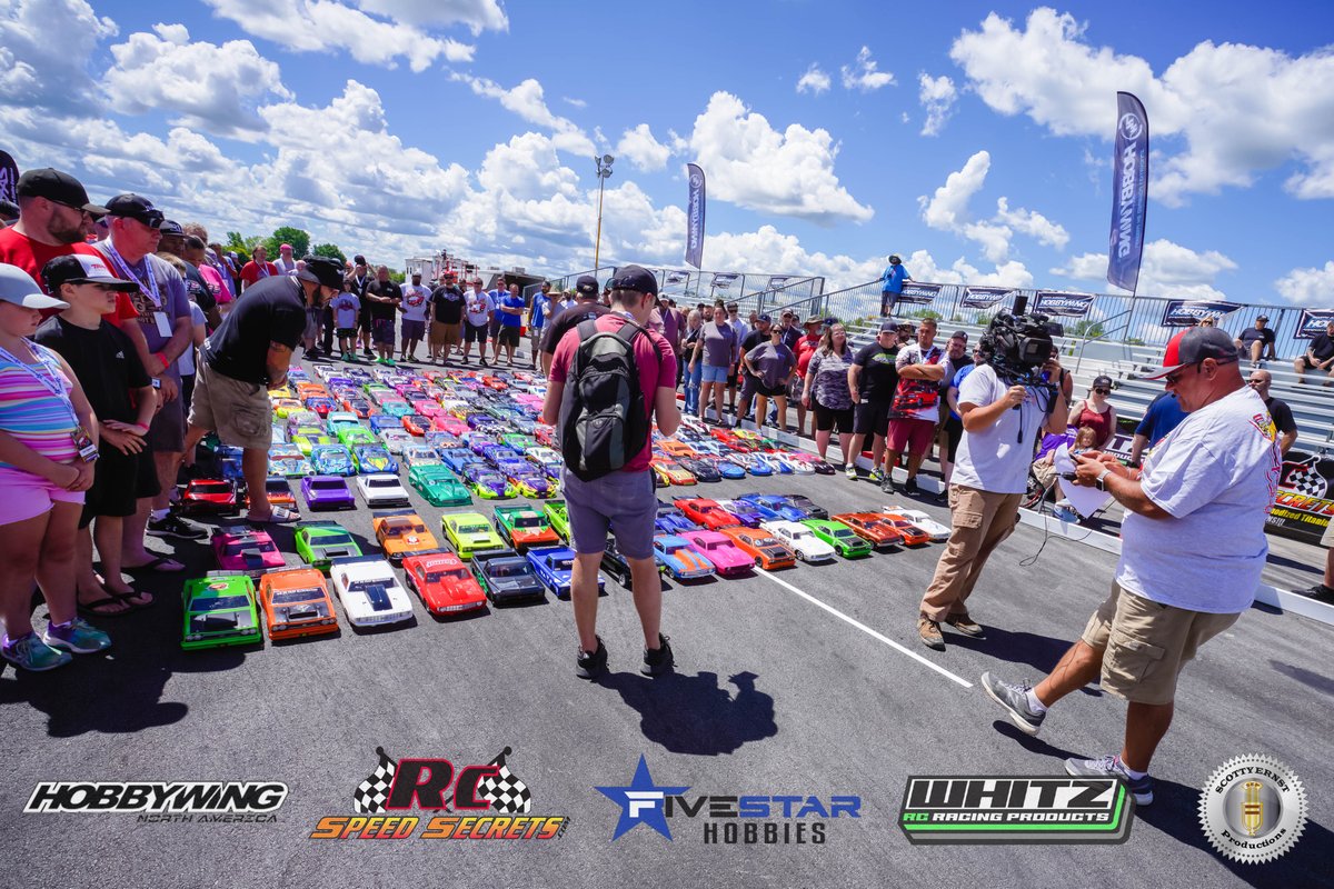 ScottyErnst's tweet photo. Before any of the racing or festivities started, all drivers gathered on the track for a quick drivers meeting. https://t.co/1ab3tm5o8f