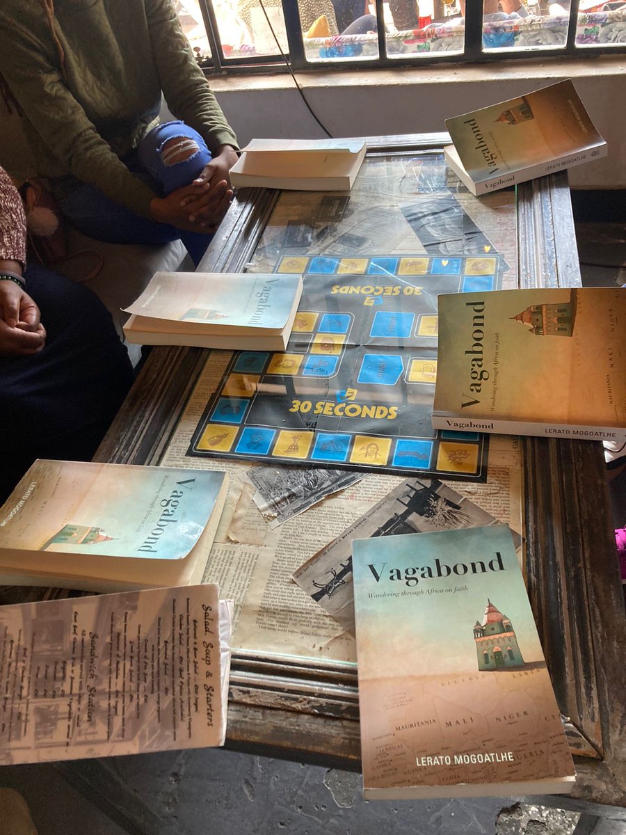 Charlieto0O's tweet photo. Book Clubbing with Vagabond πΎ @TheJoziBookClub πππ§πΏββοΈπ https://t.co/e15eQw5odF