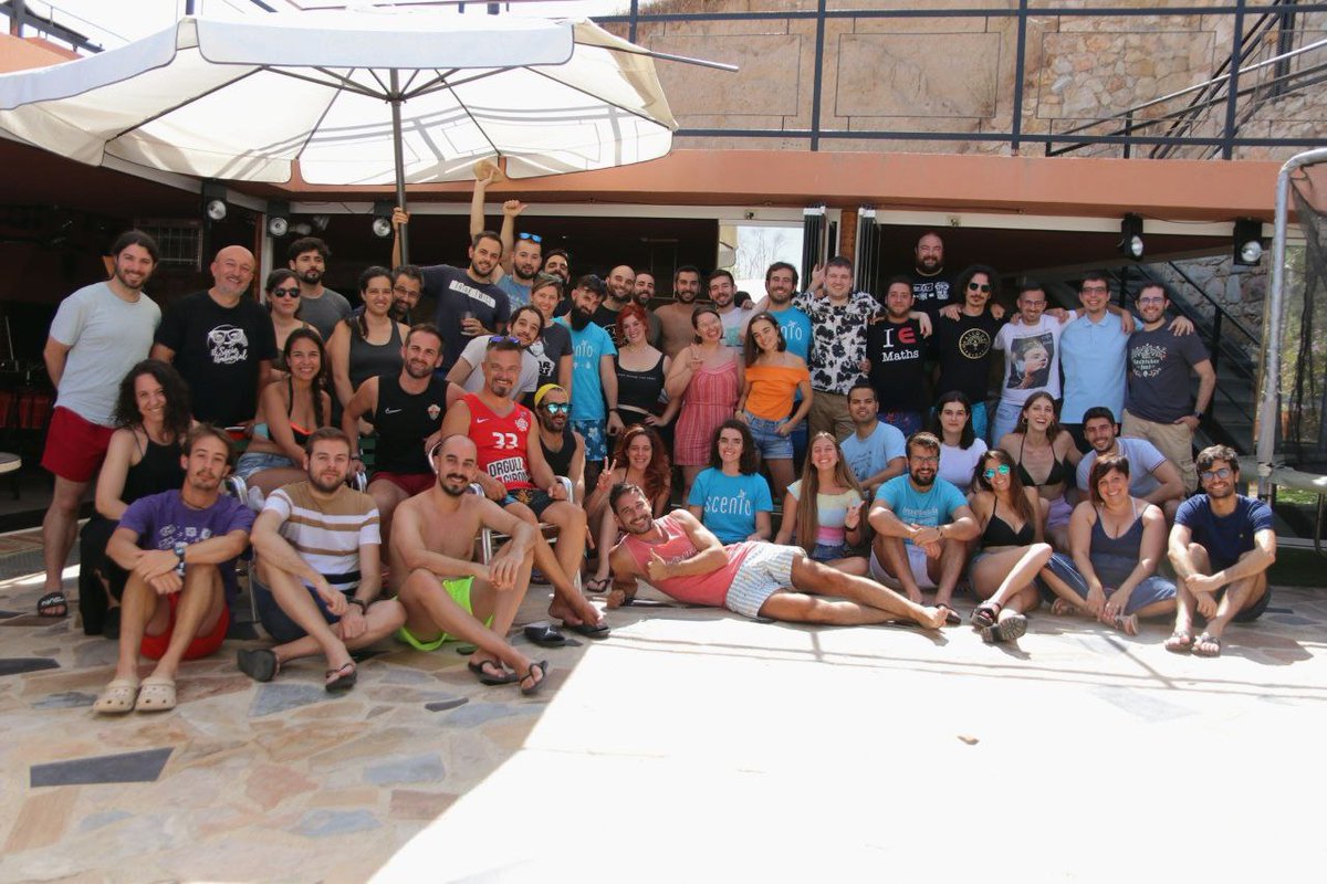 Team <a href="/cienciascenio/">Scenio</a> 
El mejor equipo del mundo 
Mucha divulgación en una sola foto
Últimos dias si quieres unirte :)
Más información en scenio.es