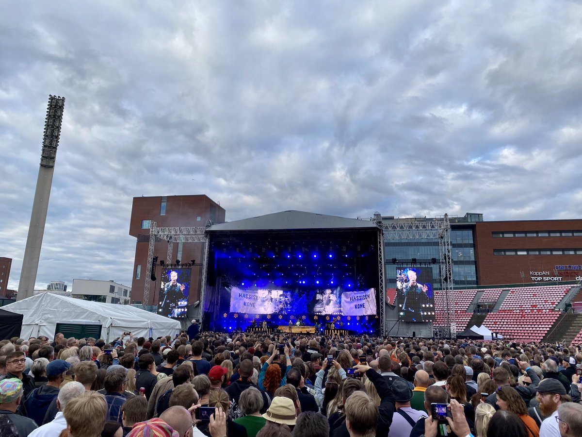 OssiOhman's tweet photo. Vihdoin livenä! #hassisenkone #ratina https://t.co/U4iKCmjRrl